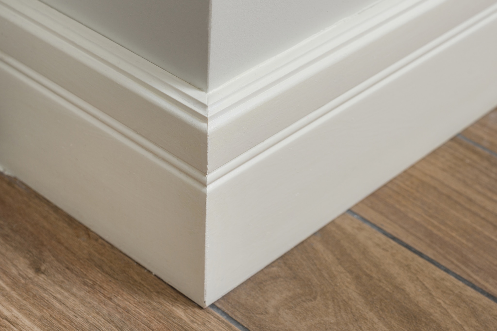 Skirting boards and architraves in Hampshire 2048x1365 Skirting boards and architraves in Hampshire 2048x1365